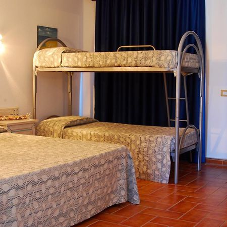 Hotel Le Sabbie Calasetta Bagian luar foto