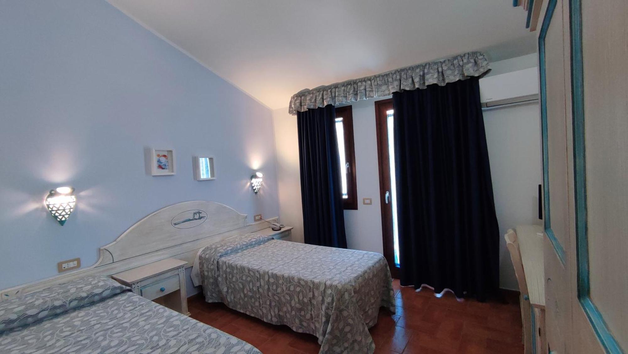 Hotel Le Sabbie Calasetta Bagian luar foto