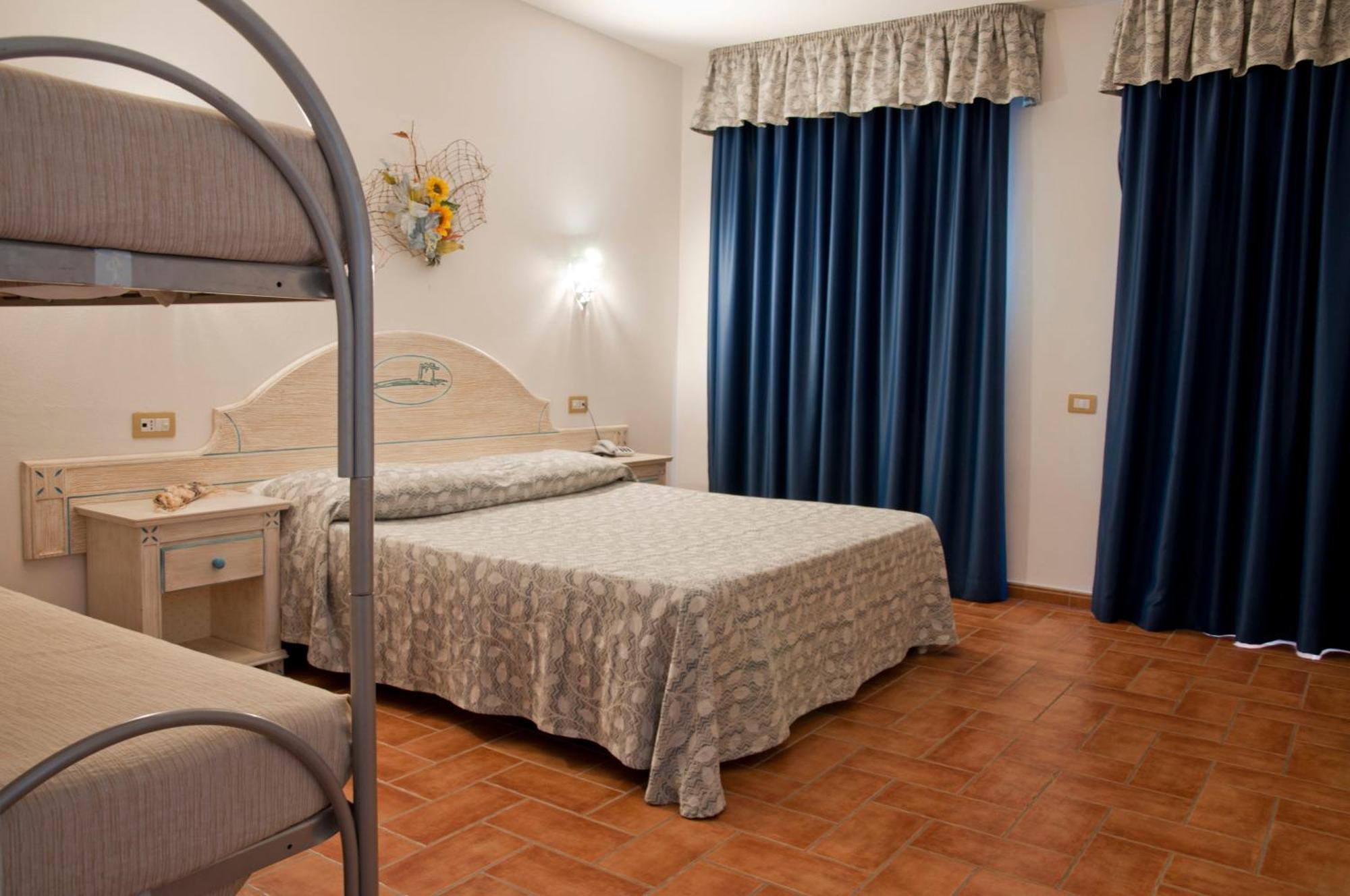 Hotel Le Sabbie Calasetta Bagian luar foto